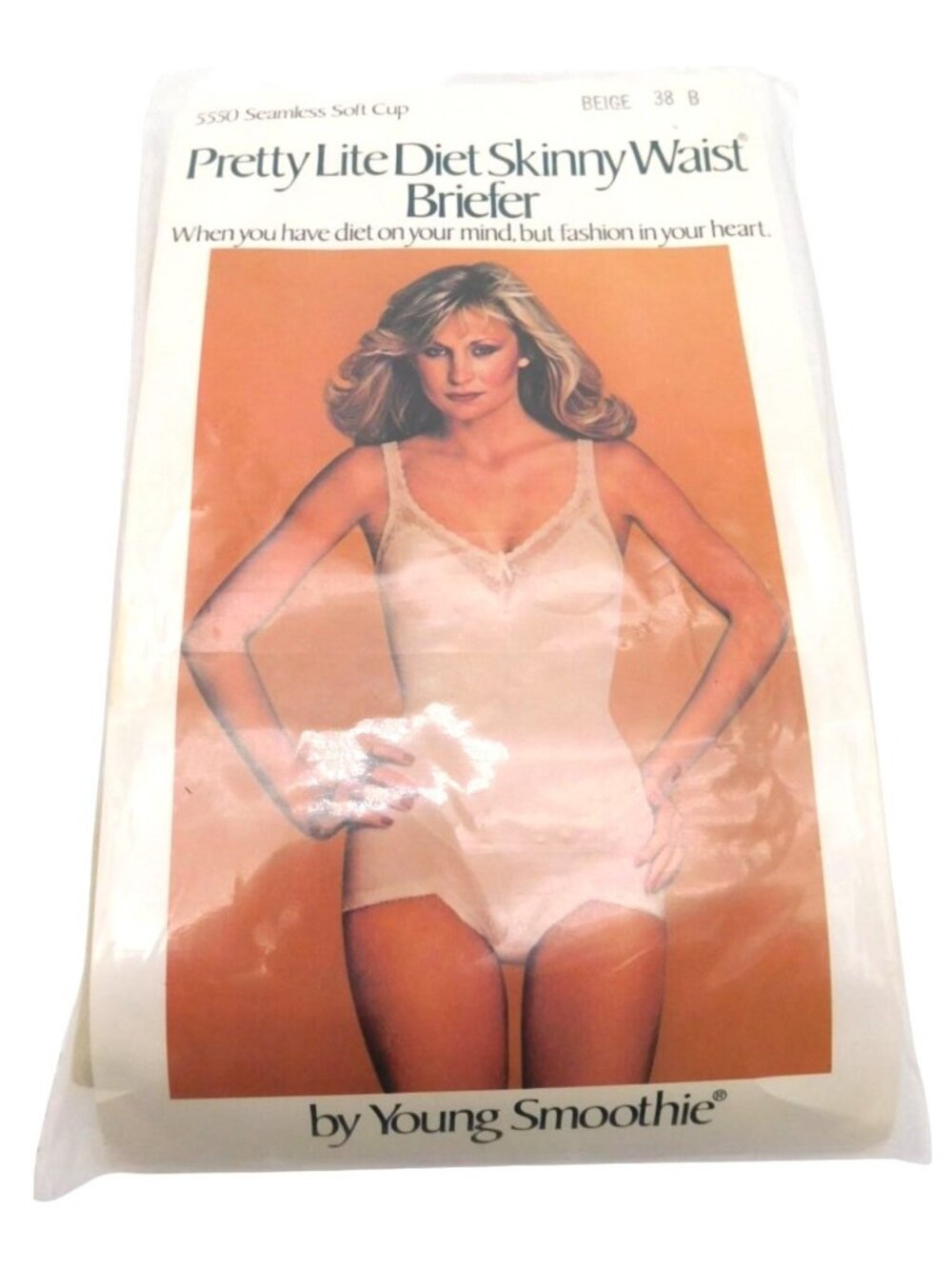 Vintage Young Smoothie Pretty Lite Briefer Beige Seamless Soft Cup 38B